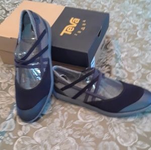 Teva black casual shoes